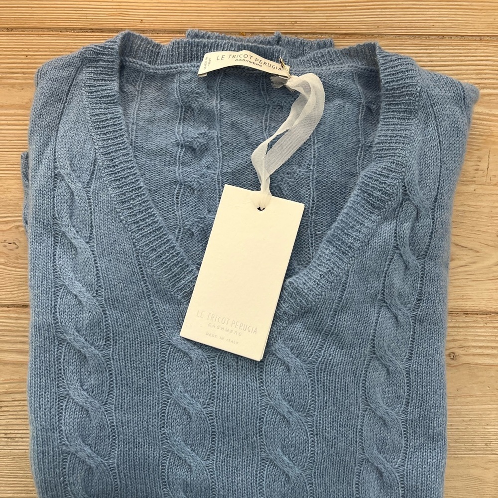 Le Tricot Perugia 100% cashmere cable knit v-neck sweater| NWT | size small - Picture 4 of 8